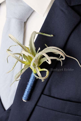 Jowie Boutonniere  - #219 - $20.50